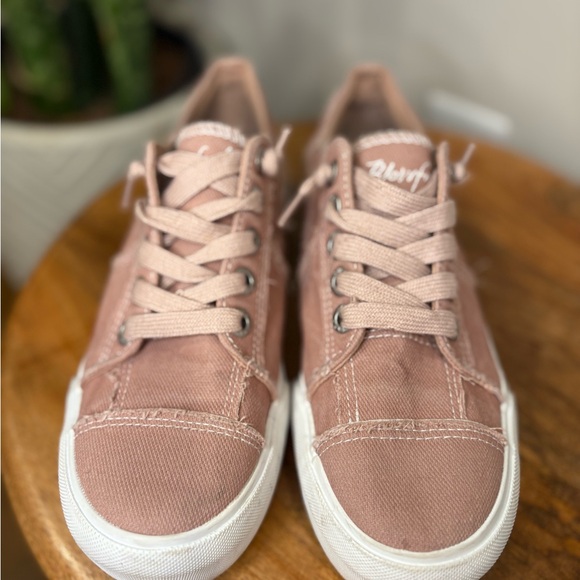 Blowfish Malibu Pink Platform Sneakers - Picture 5 of 8